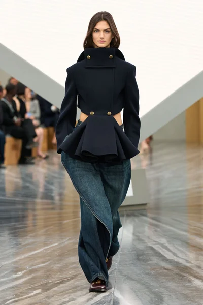 Look 69